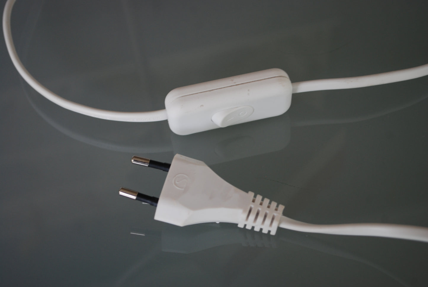 Retro Lamp Rood Wit Kubistisch vorm