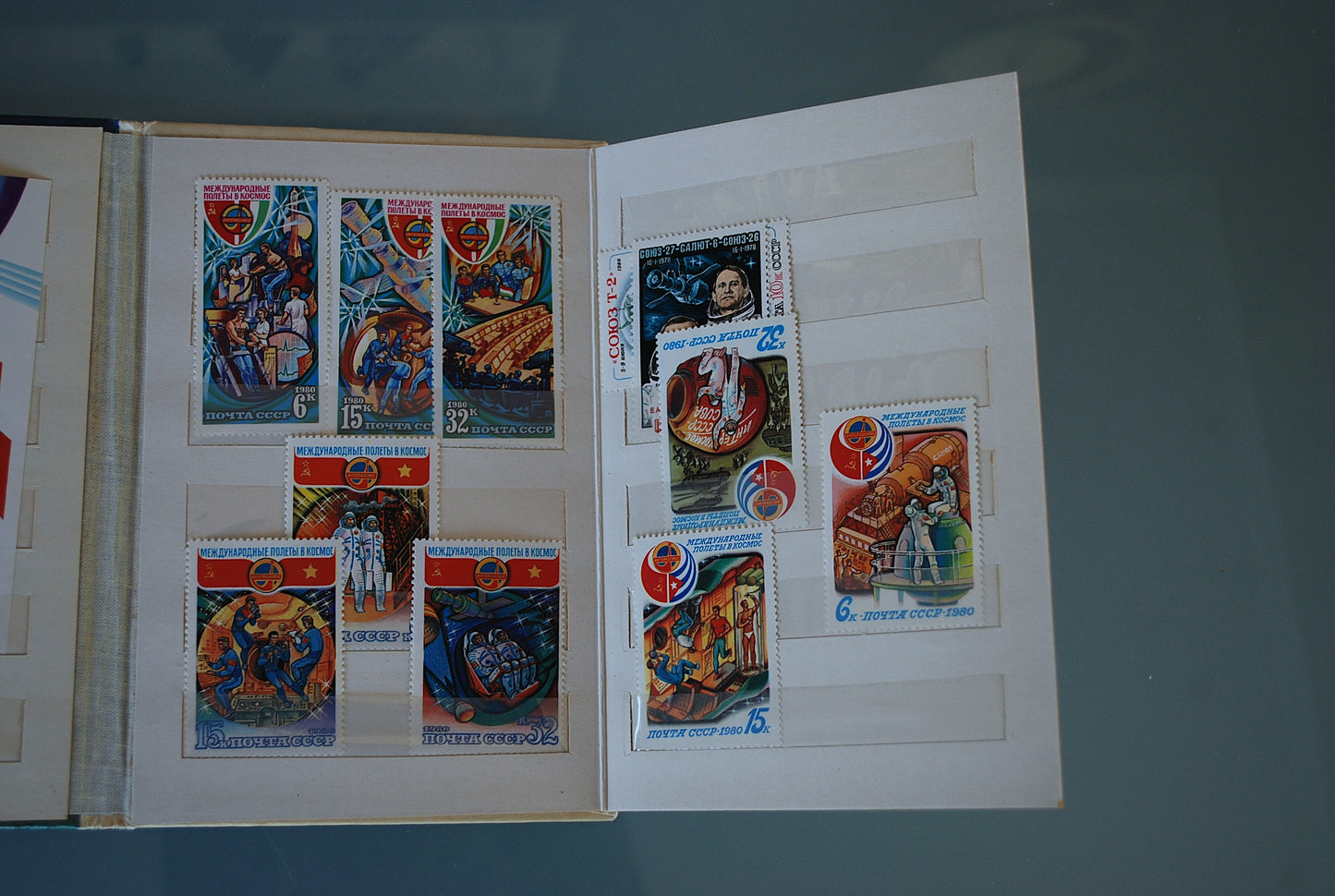 Postzegelboek Ruimtevaart Intercosmos CCCP Opstijgend Raket 1975 *