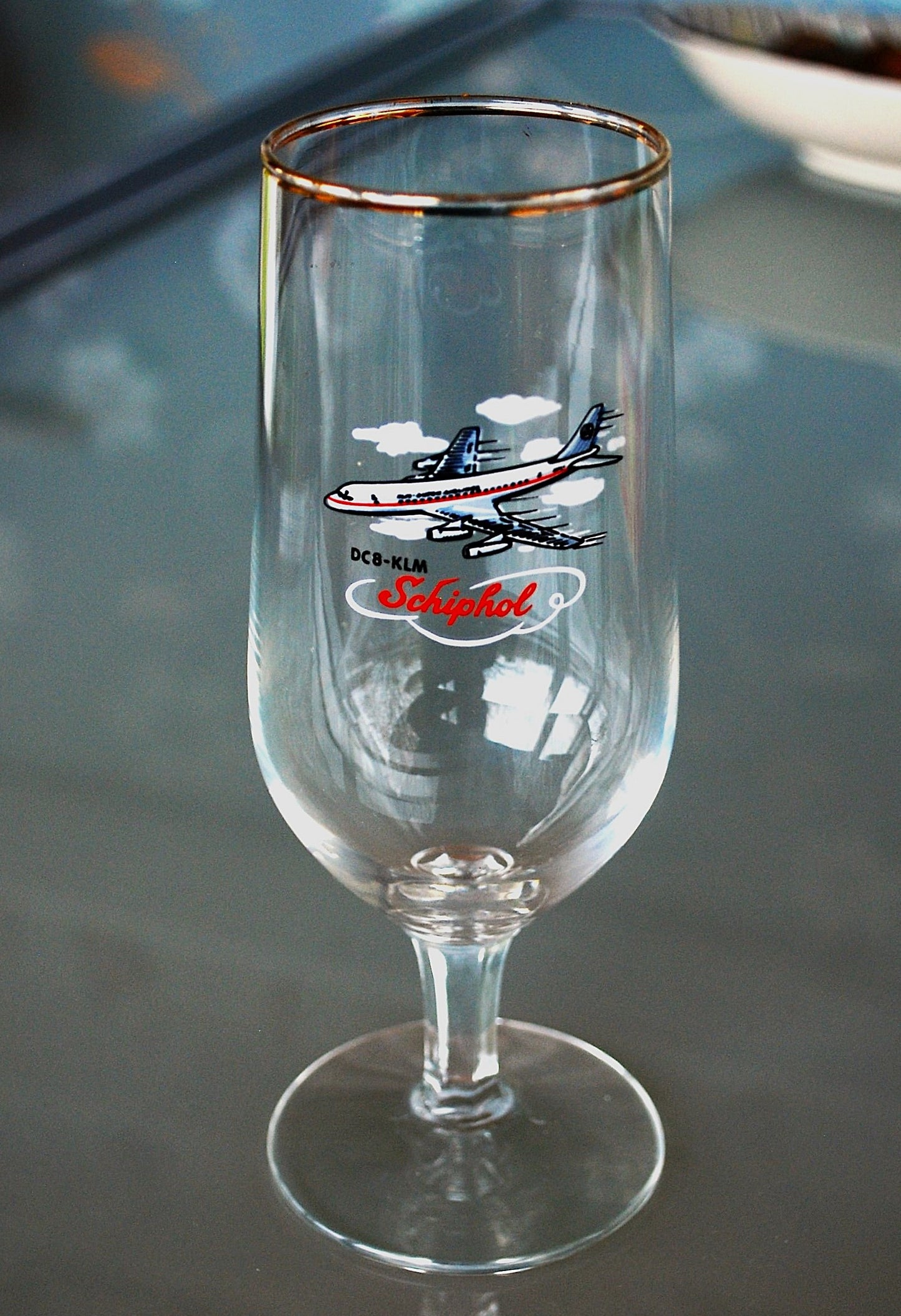 Eerste Super DC 8 voor KLM op Schiphol 1967