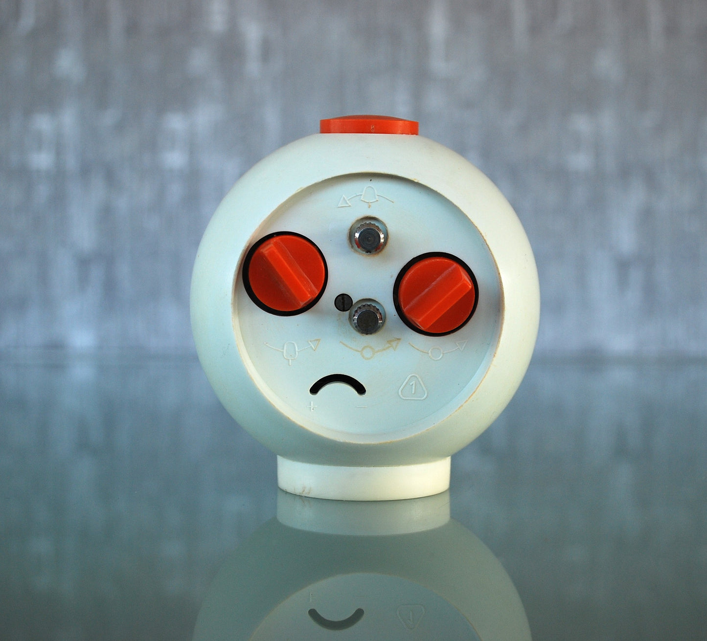 Preorder Klok Space age made in GDR DDR Oost Duitsland