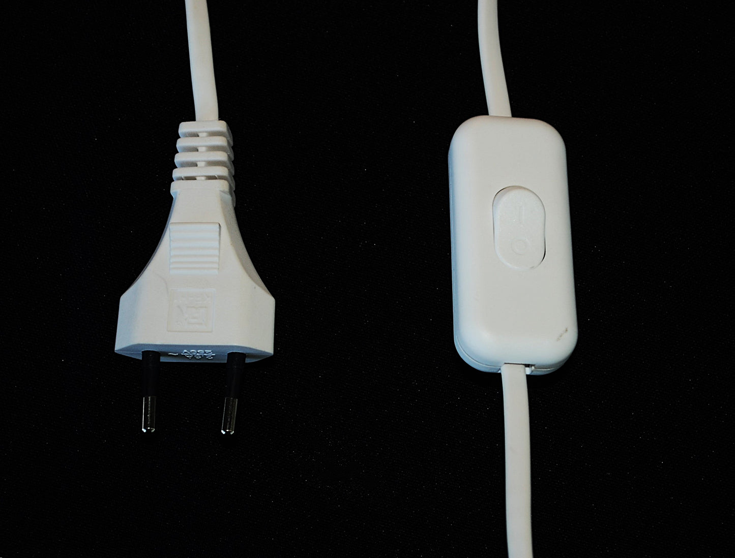 2 stuks Bureau / Wandlamp van Ernest Igl " The Little Dog "