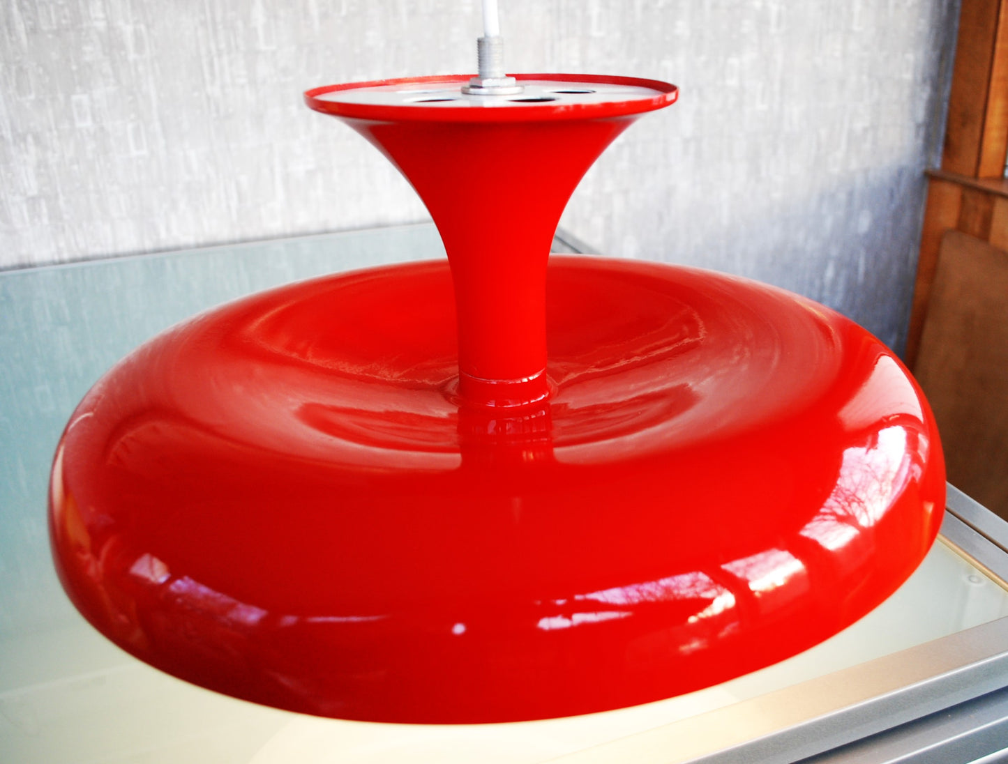 UFO Metalen plafondlamp Ontwerper Tibor Nádai. Omgedraaid nr. 3