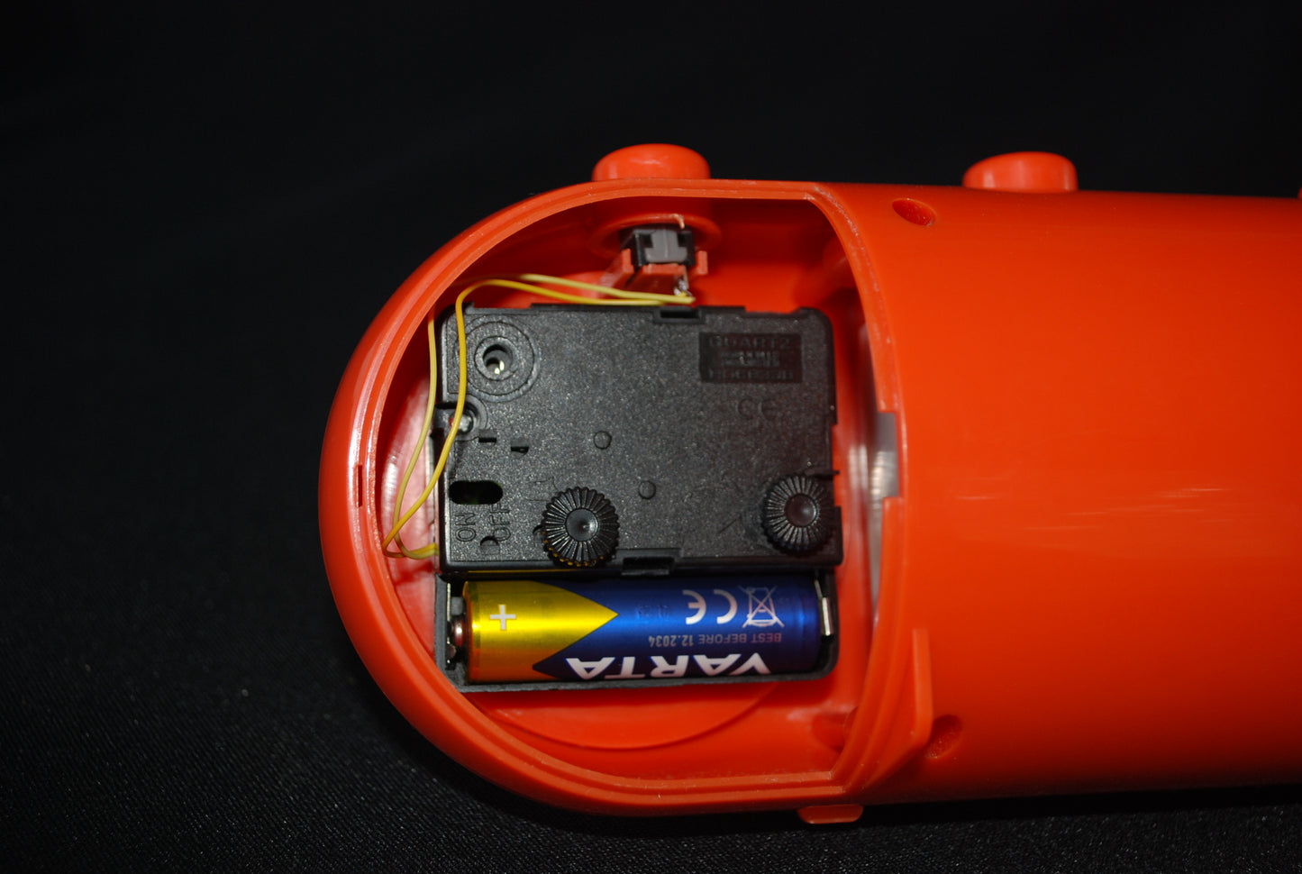 Preorder Oranje 1970's Retro Pop-art Space-age klok