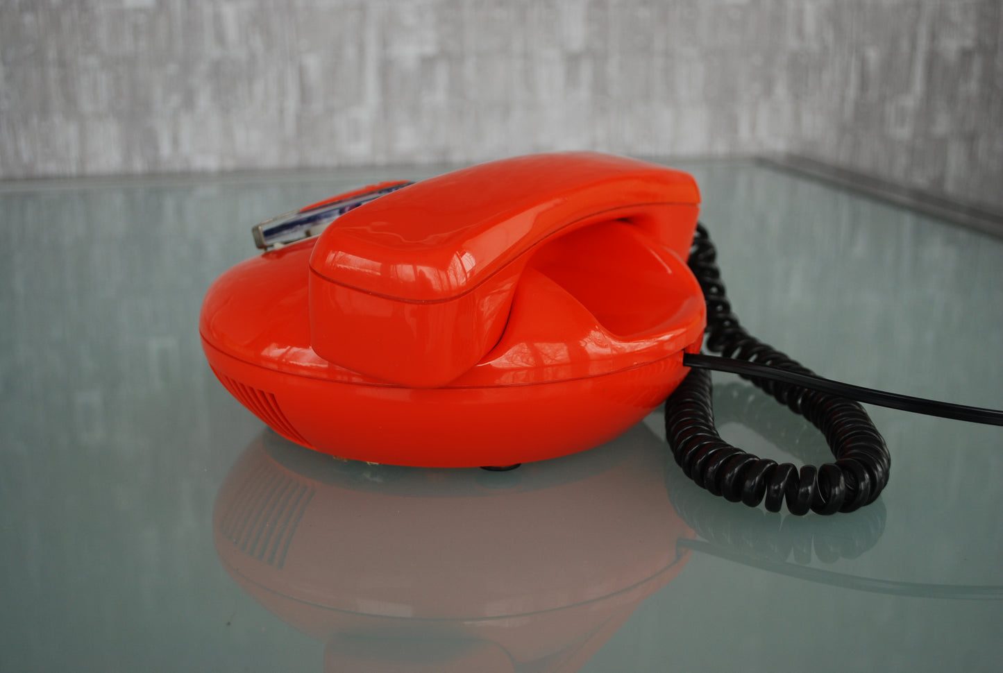 Preorder Space age telefoon Atomic