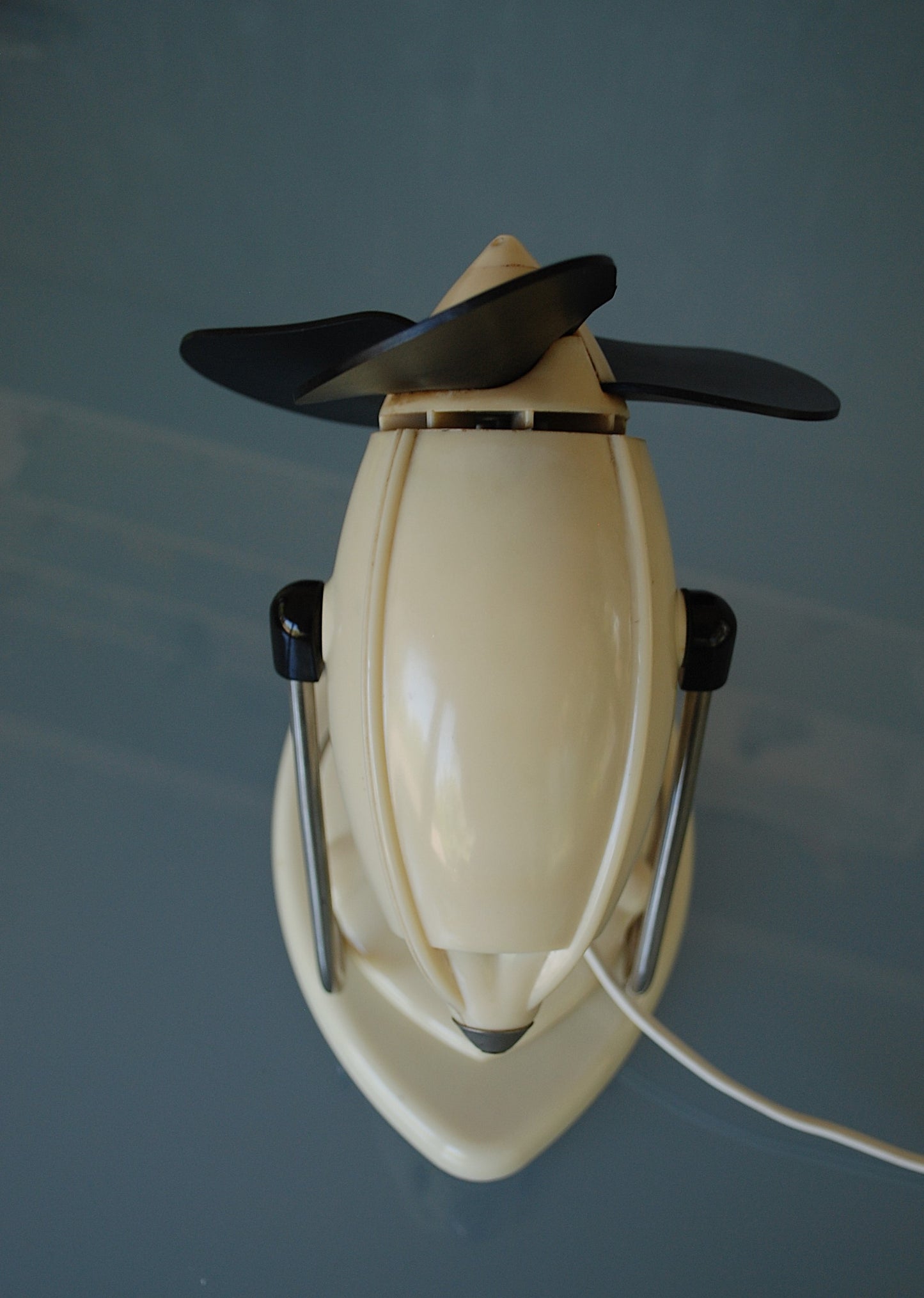 1960's Ventilator Wit Bakeliet " Spoetnik "