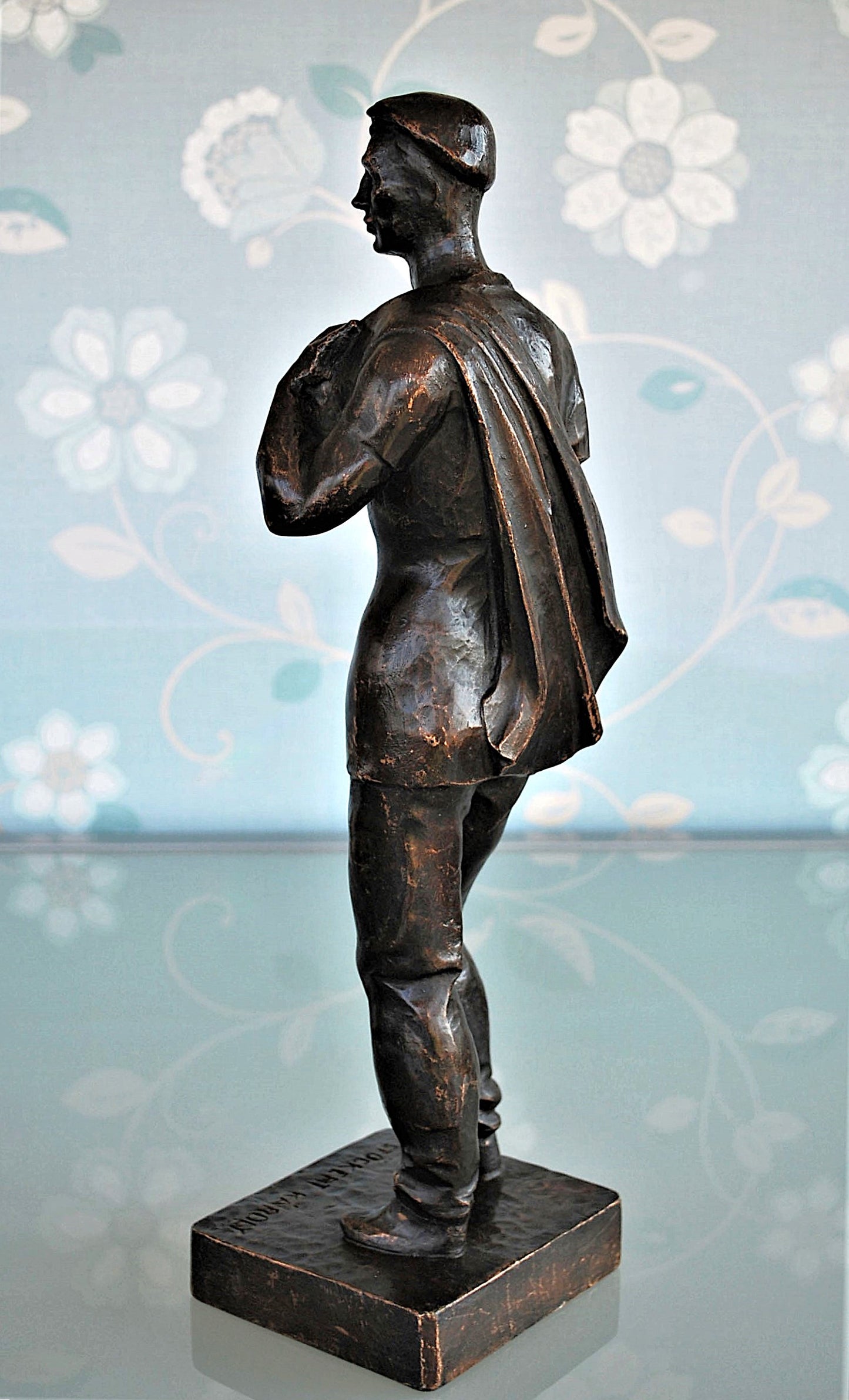 Enorm Gebronsd Beeld  Beeldhouwer  Károly Stöckert 1910-1991