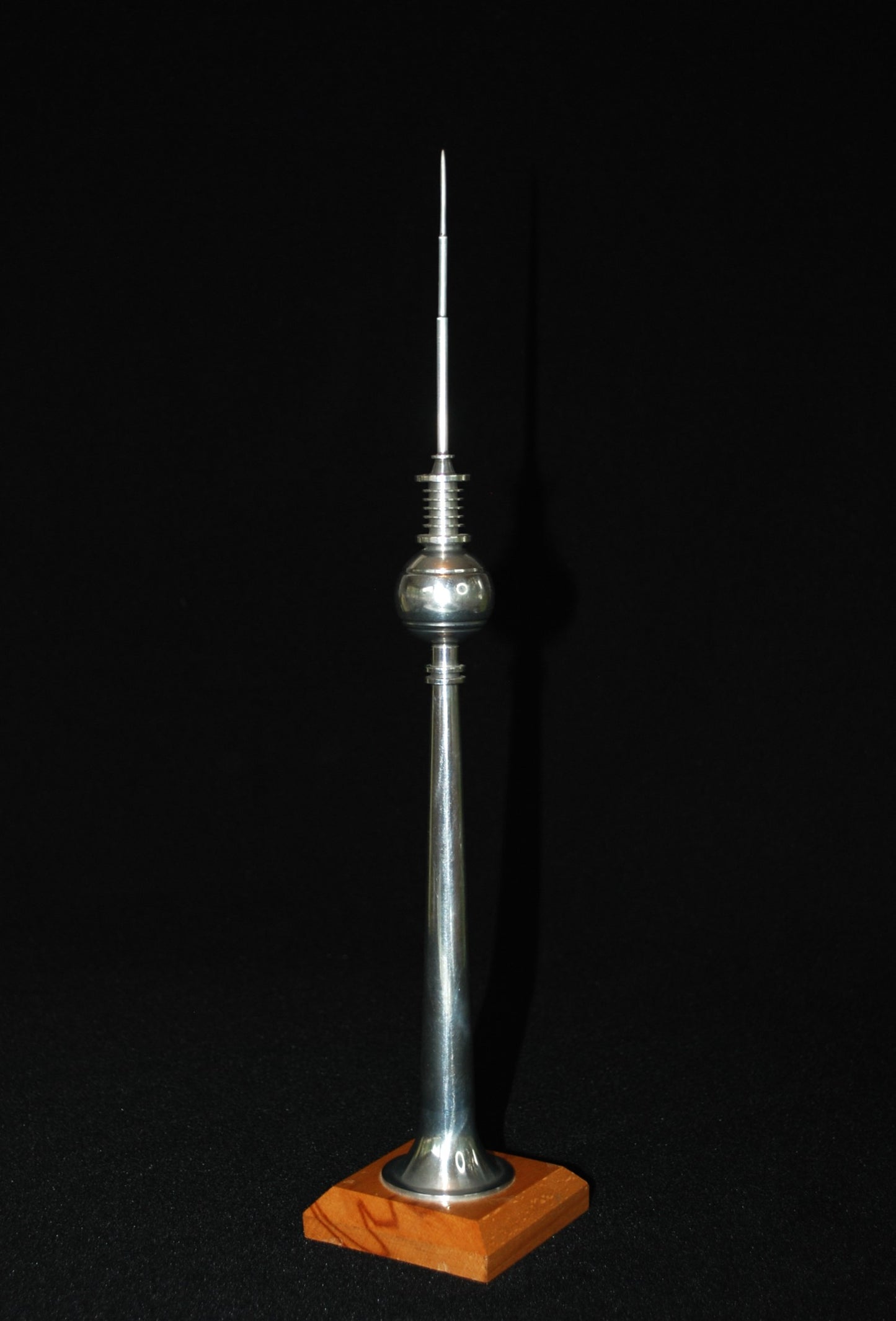 Vintage Zendtoren DDR Berlijn 38 cm