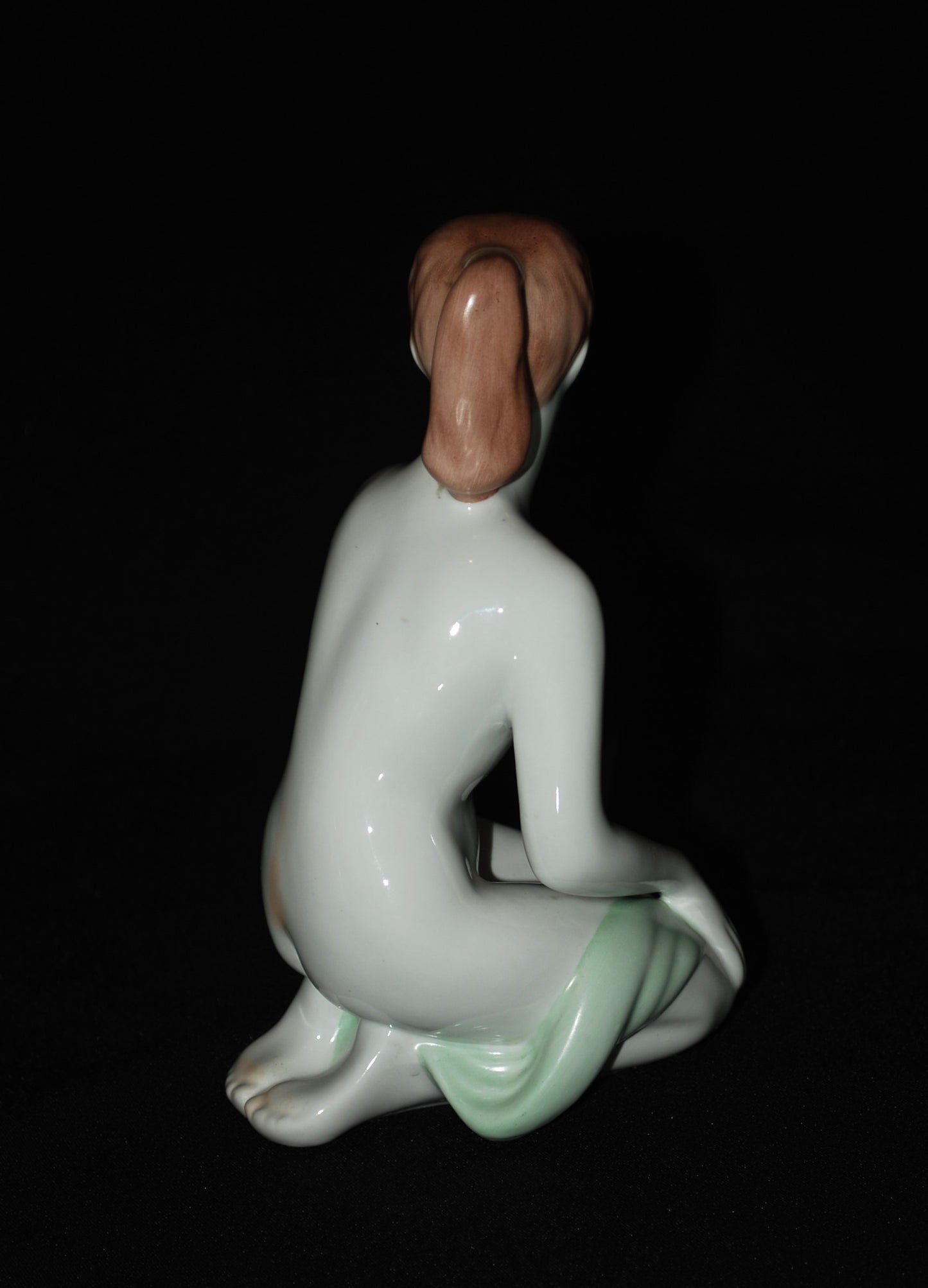 Naakte Vrouw zittend met groene doek 1960's