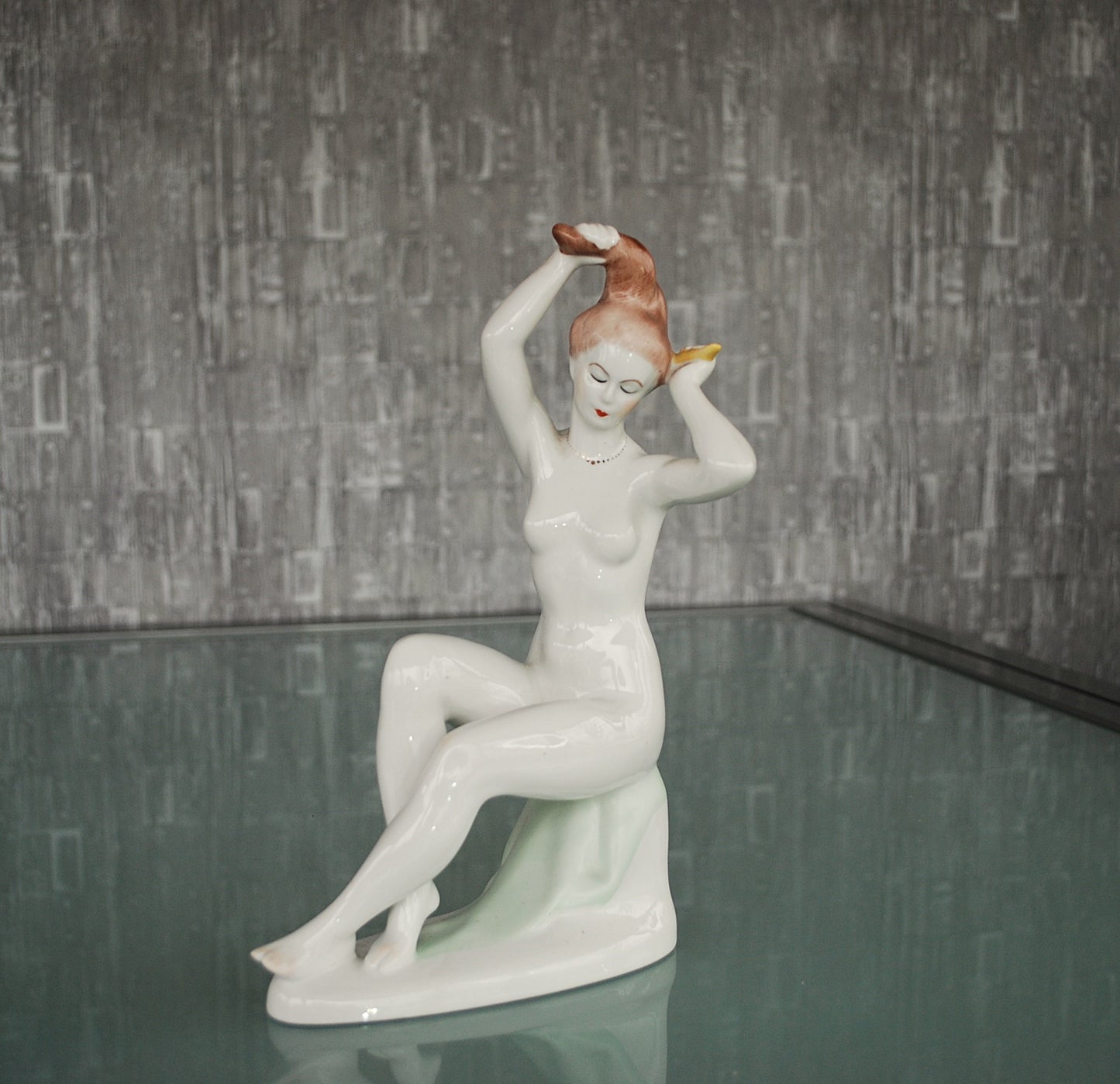 Preorder Erotisch naakt beeld vrouw met gouden ketting Kunstenaar Jenő Hanzély