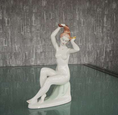 Preorder Erotisch naakt beeld vrouw met gouden ketting Kunstenaar Jenő Hanzély