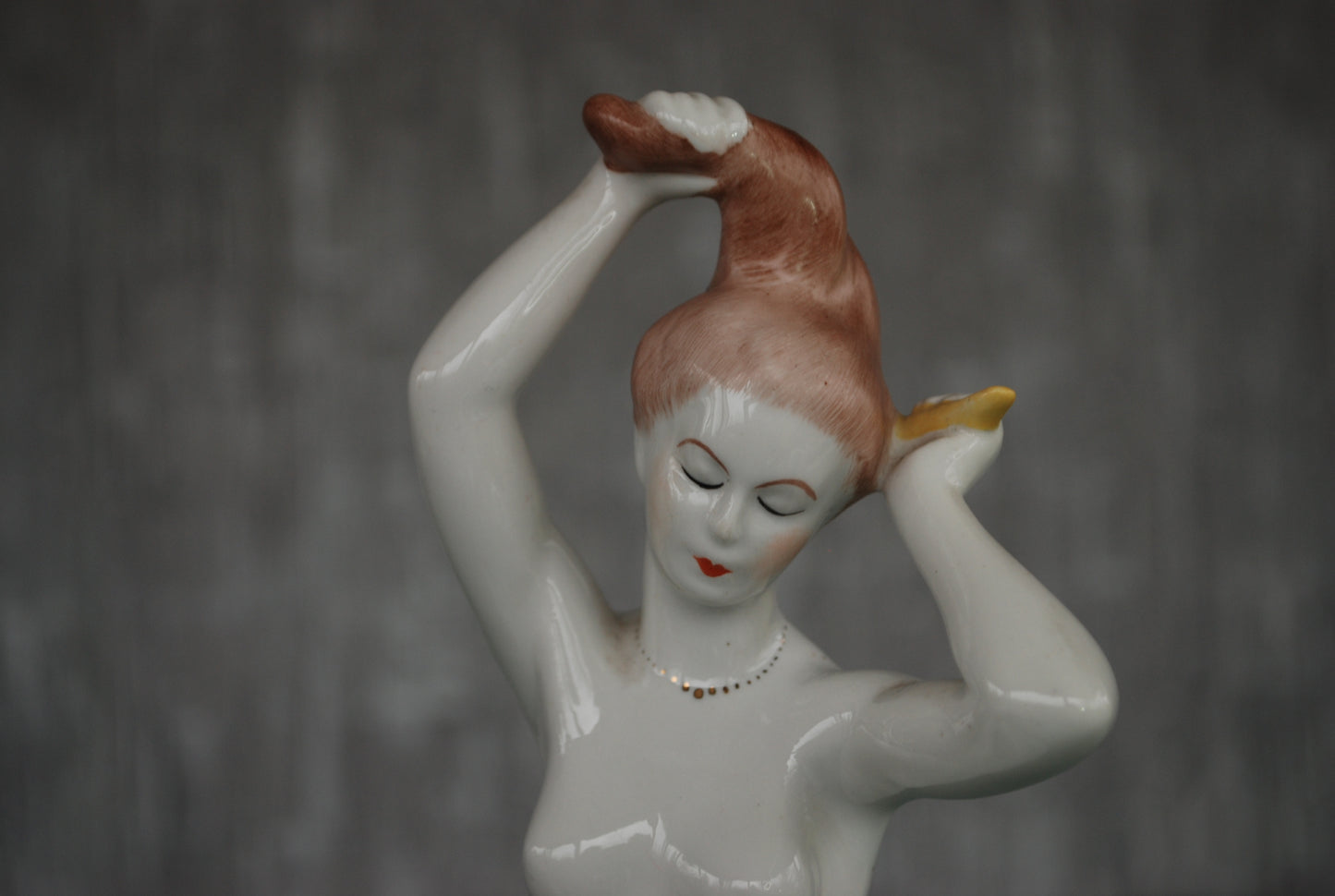 Preorder Erotisch naakt beeld vrouw met gouden ketting Kunstenaar Jenő Hanzély