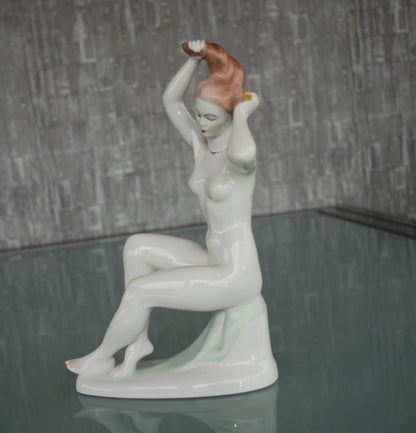 Preorder Erotisch naakt beeld vrouw met gouden ketting Kunstenaar Jenő Hanzély