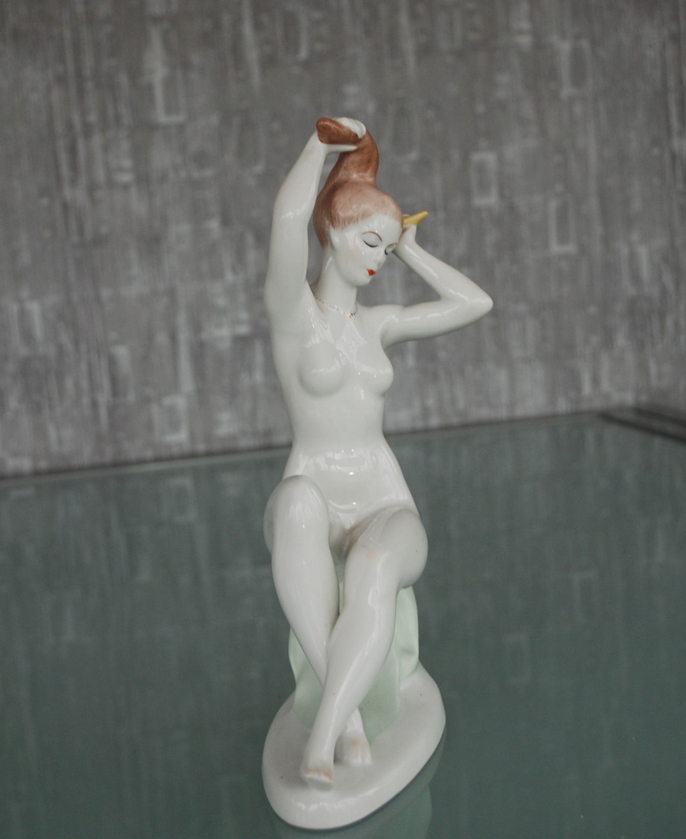 Preorder Erotisch naakt beeld vrouw met gouden ketting Kunstenaar Jenő Hanzély