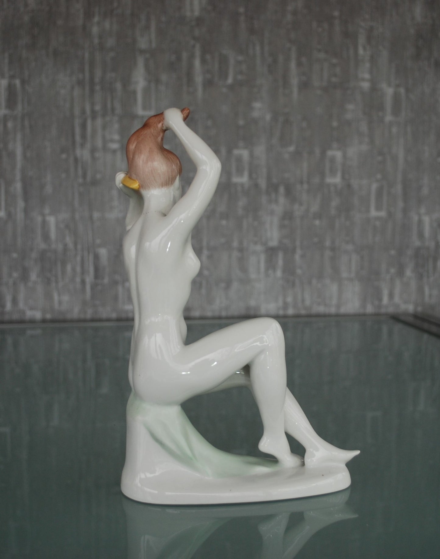 Preorder Erotisch naakt beeld vrouw met gouden ketting Kunstenaar Jenő Hanzély