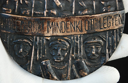 Brons 1919  Proletariërs! Iedereen zou erbij moeten zijn.