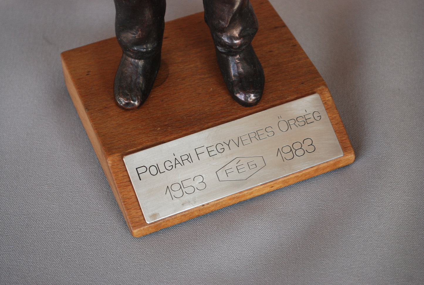 Gewapende burgerwacht met AK-47 Volksrepubliek Hongarije