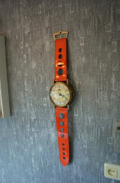 Retro Mid Century XXL Oranje 1970's Pop-art Polshorloge-vormige wand klok van Arctos