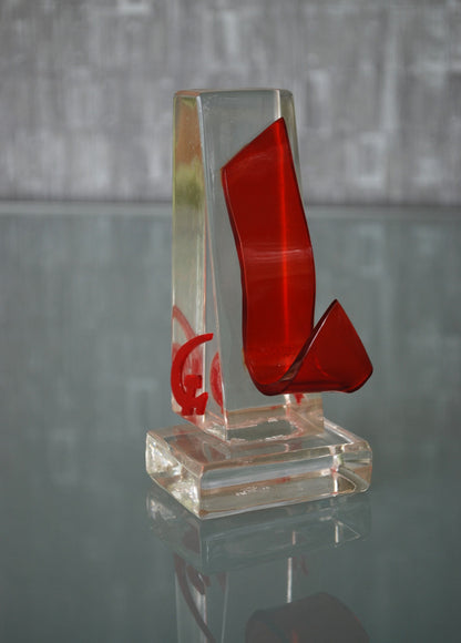 Rode lint met Hamer en Sikkel