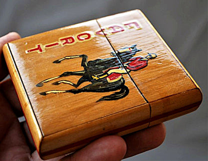 Paarden sport Jockey 1983. Houten sigaretten doos. Hand werk. Geschenk / prijs