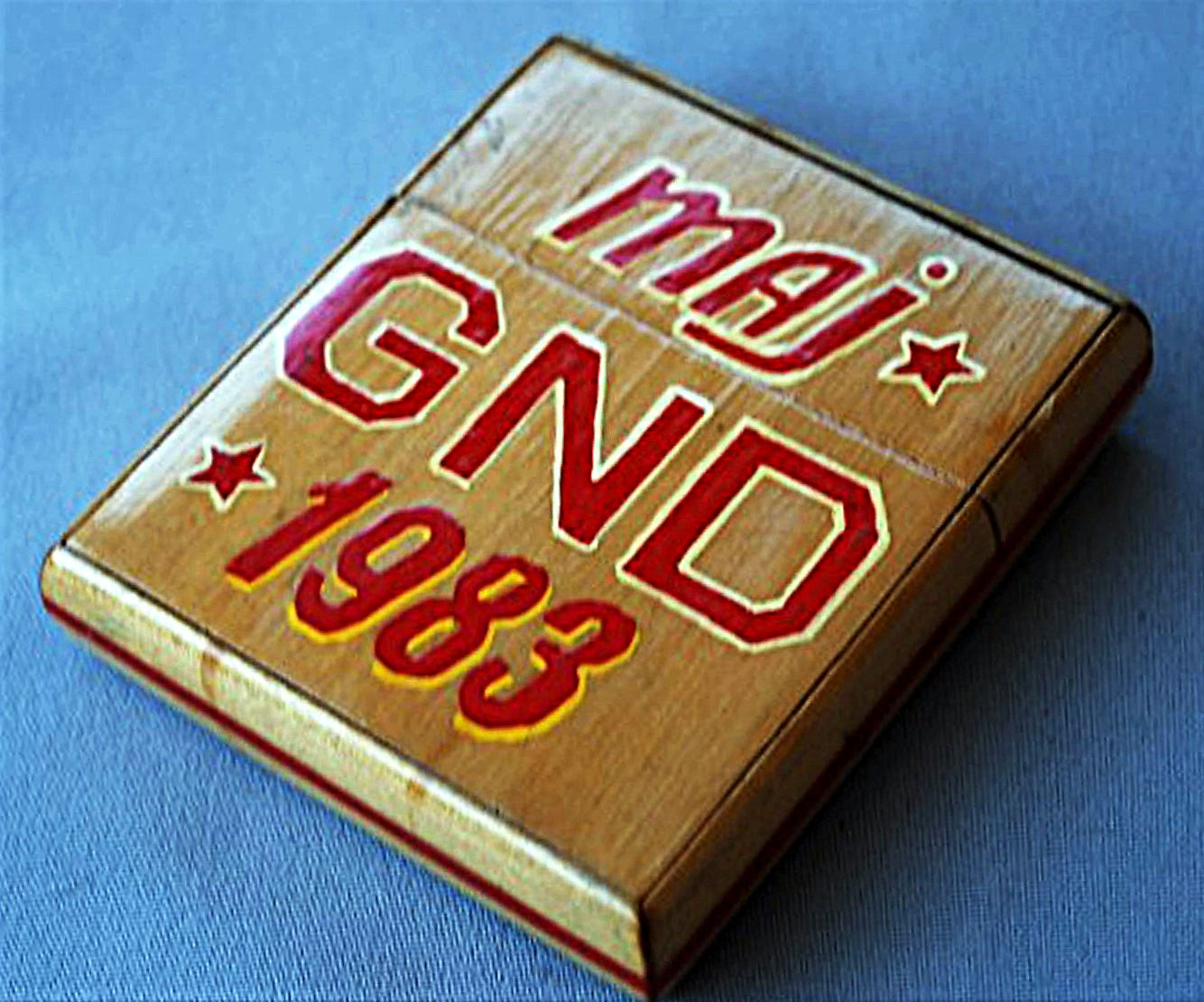 Paarden sport Jockey 1983. Houten sigaretten doos. Hand werk. Geschenk / prijs