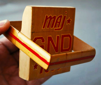 Paarden sport Jockey 1983. Houten sigaretten doos. Hand werk. Geschenk / prijs