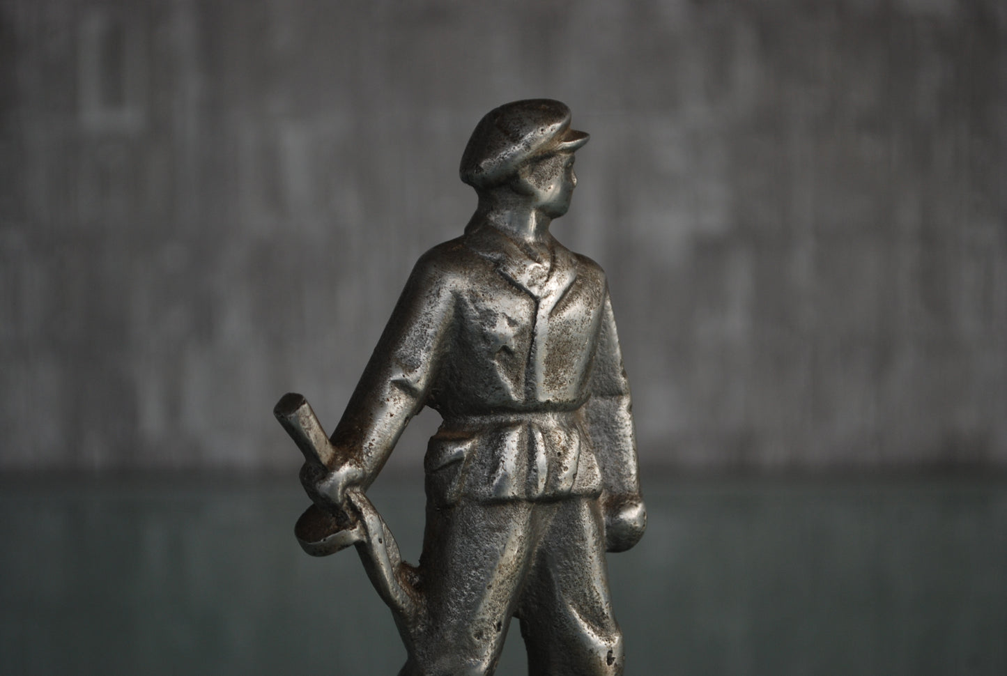 Preorder Oostblok Militair met ster op uniform en PPSh machinegeweer WW2