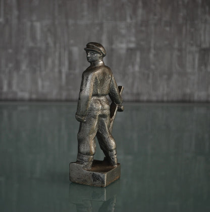 Preorder Oostblok Militair met ster op uniform en PPSh machinegeweer WW2