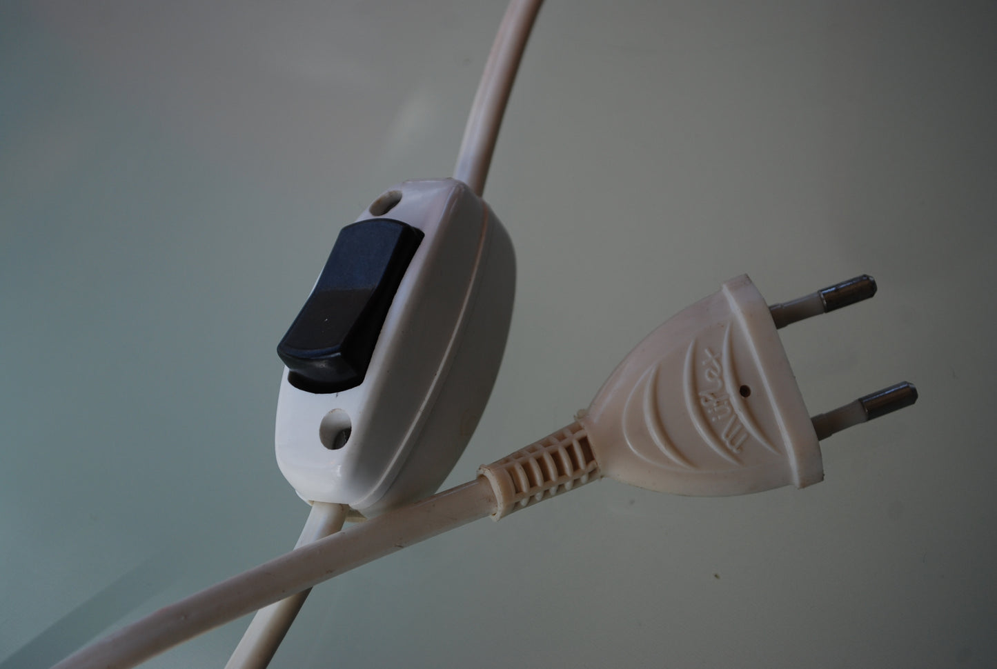 Retro Lamp Red White Cubist shape