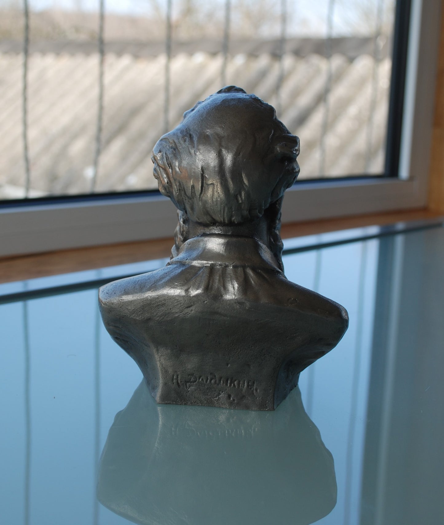 Buste van Leo Tolstoi, Russische schrijver. *