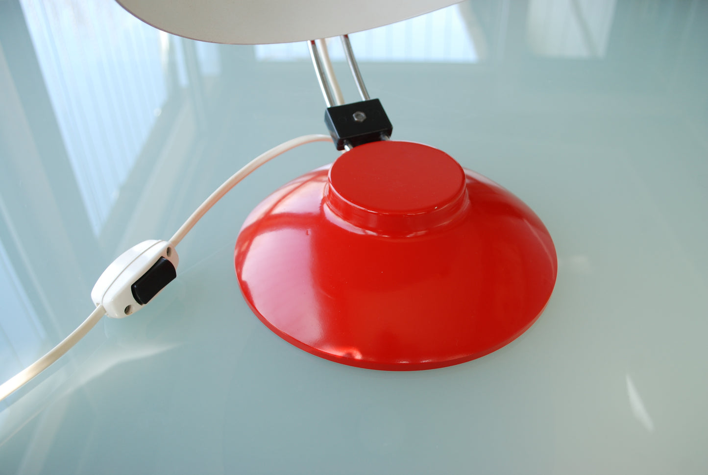 Retro Lamp Red White Cubist shape