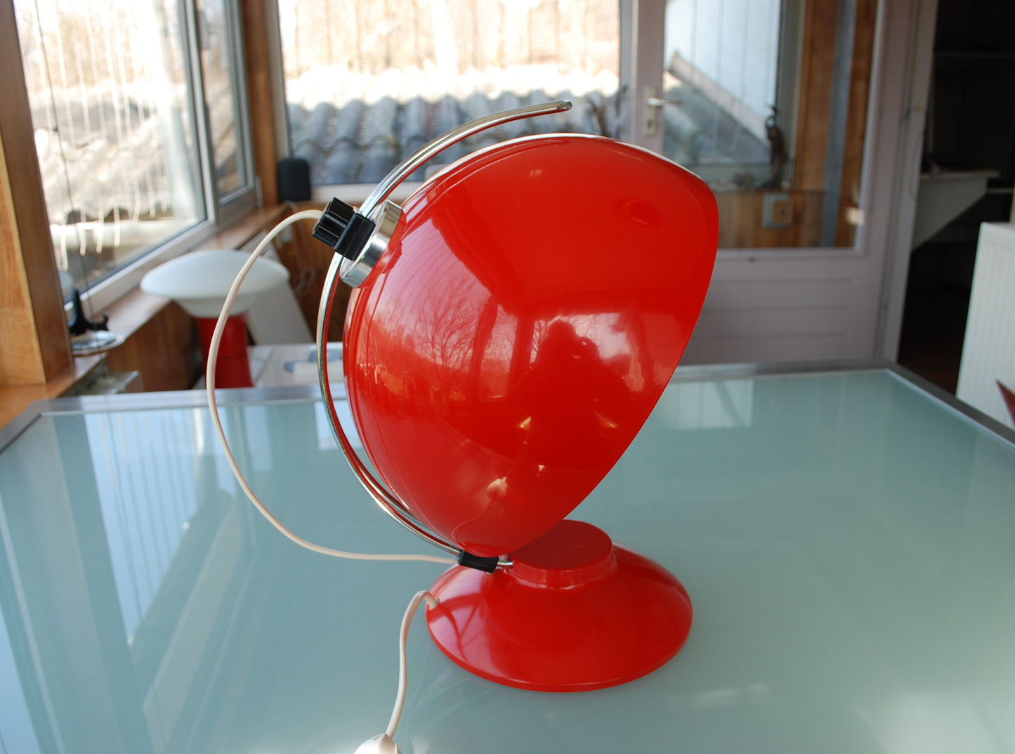 Retro Lamp Red White Cubist shape