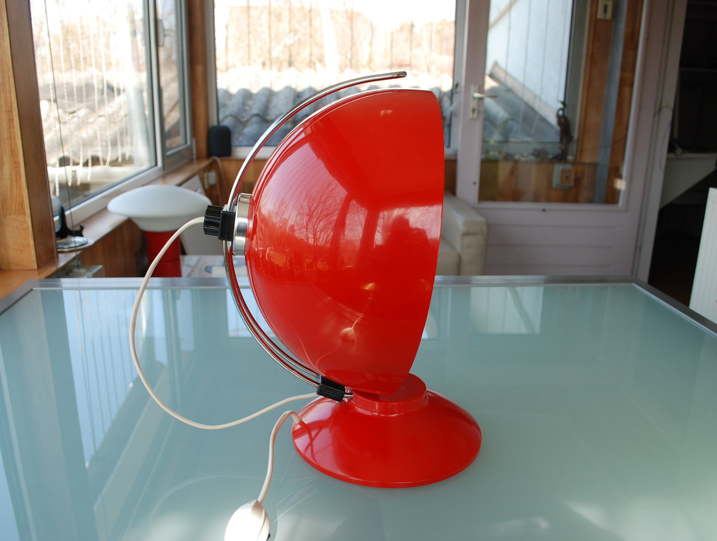 Retro Lamp Red White Cubist shape