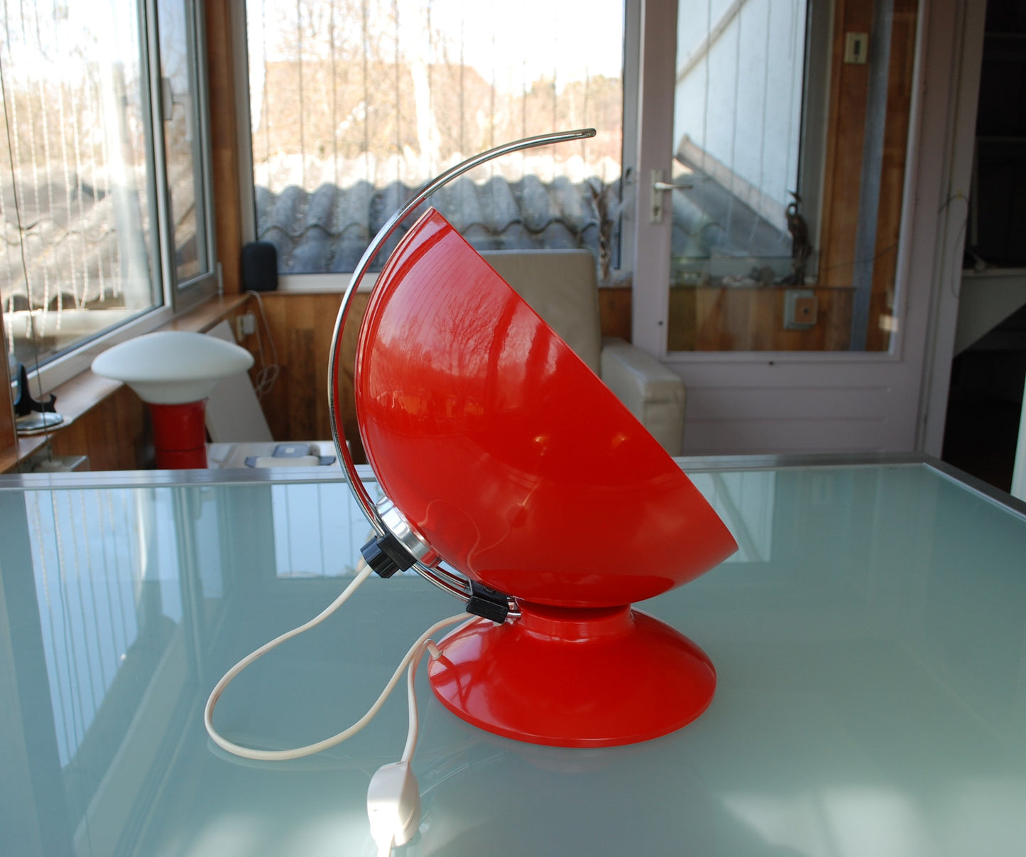 Retro Lamp Red White Cubist shape