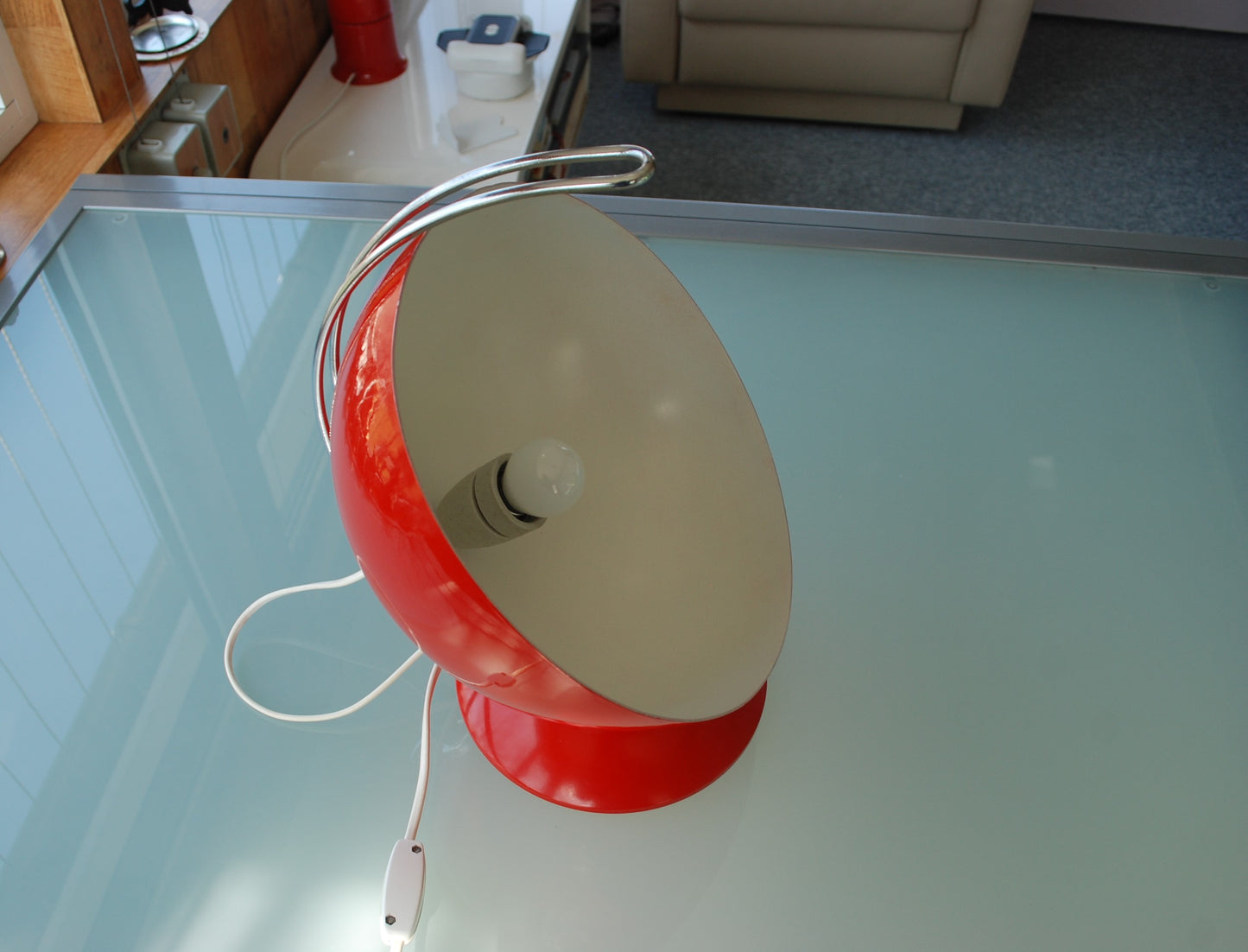 Retro Lamp Red White Cubist shape