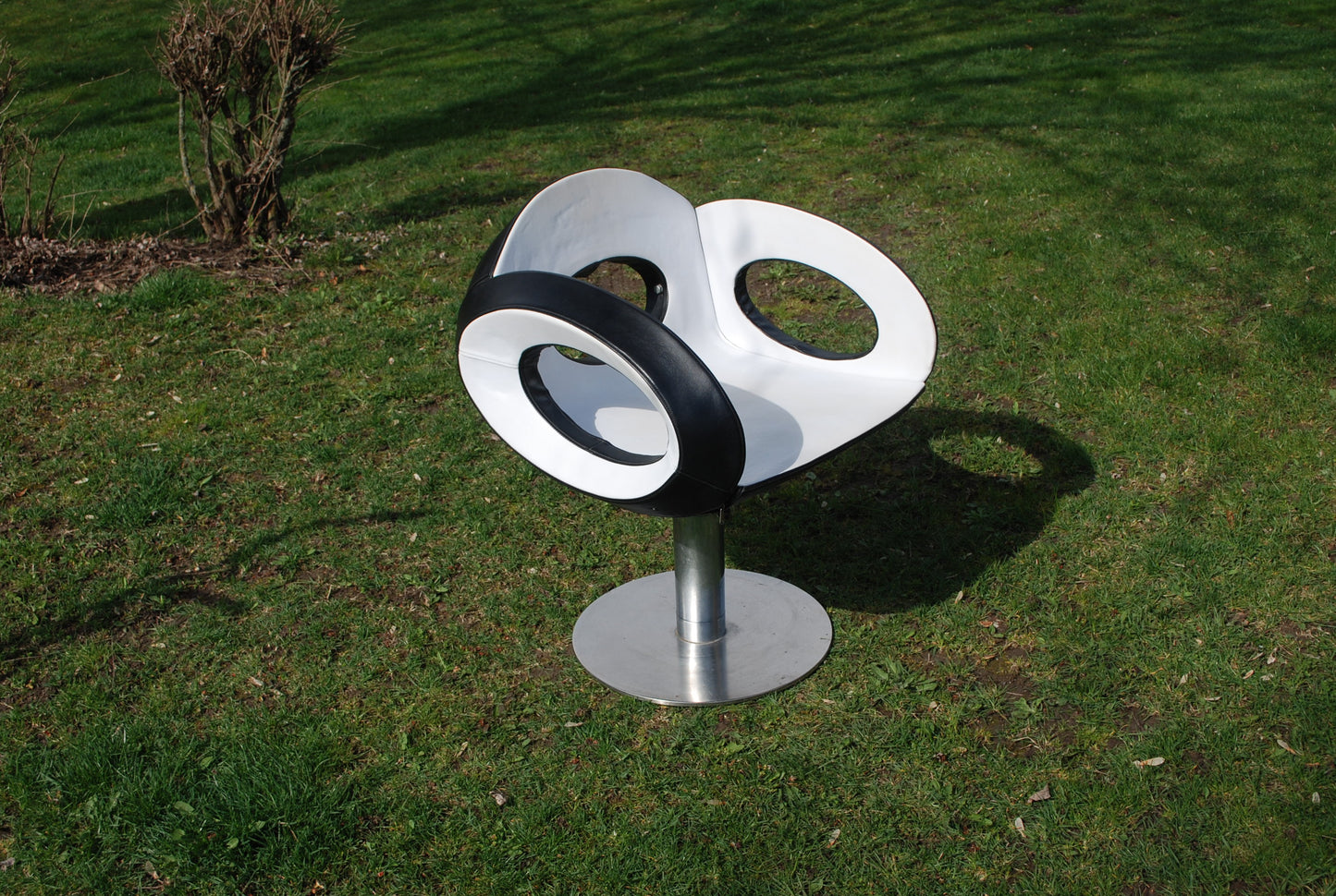 Stoel Pop art space age Poltrona Papalla ontworpen door Italiaanse ontwerper Santo Denti. *