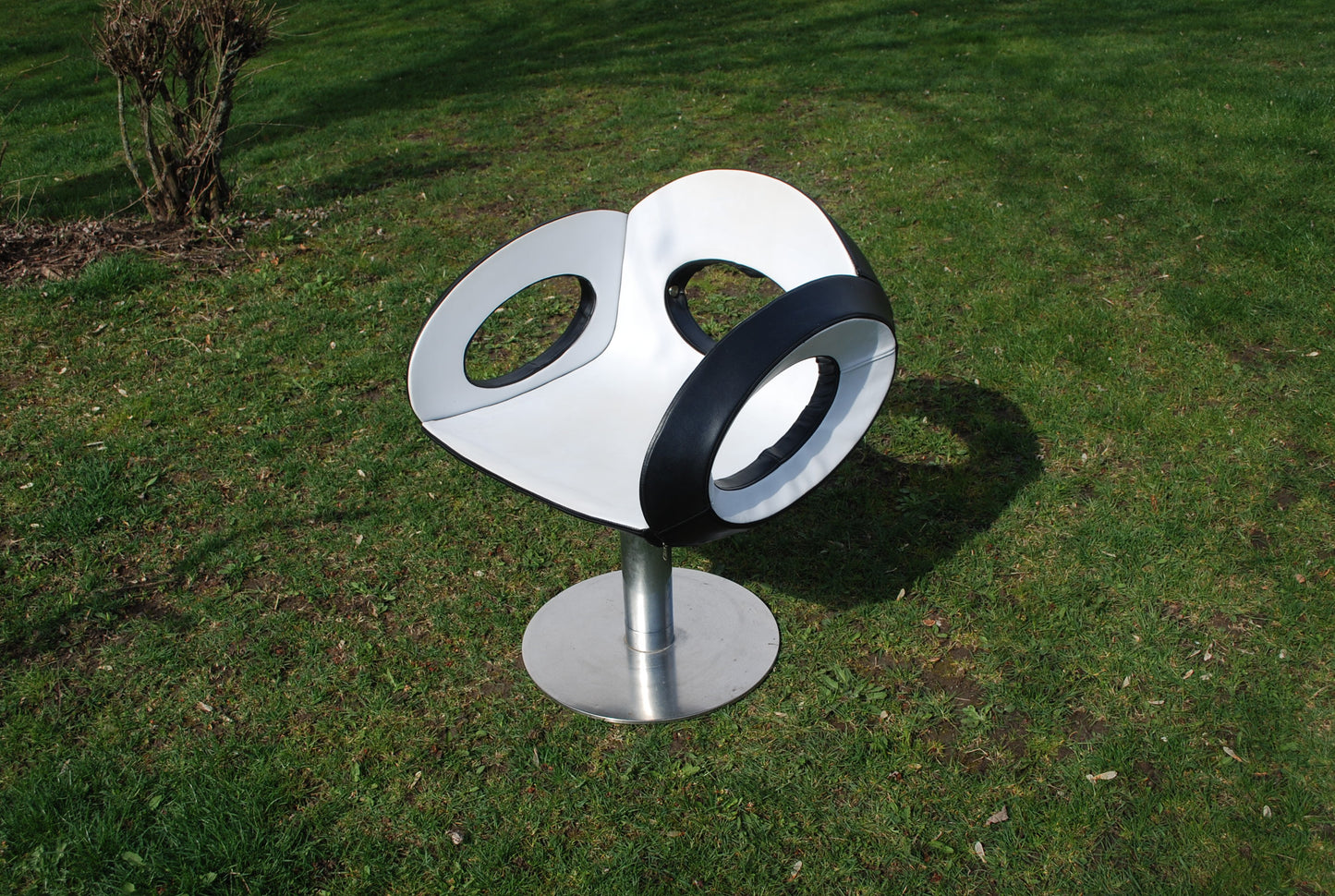 Stoel Pop art space age Poltrona Papalla ontworpen door Italiaanse ontwerper Santo Denti. *