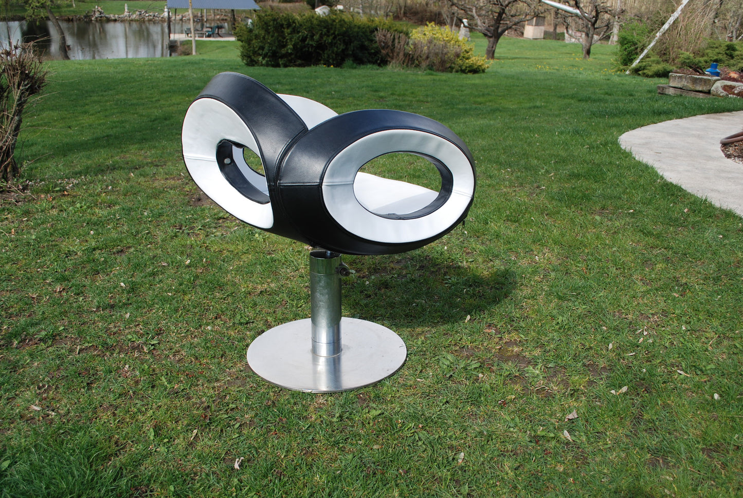 Stoel Pop art space age Poltrona Papalla ontworpen door Italiaanse ontwerper Santo Denti. *