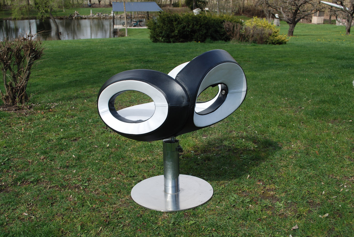 Stoel Pop art space age Poltrona Papalla ontworpen door Italiaanse ontwerper Santo Denti. *