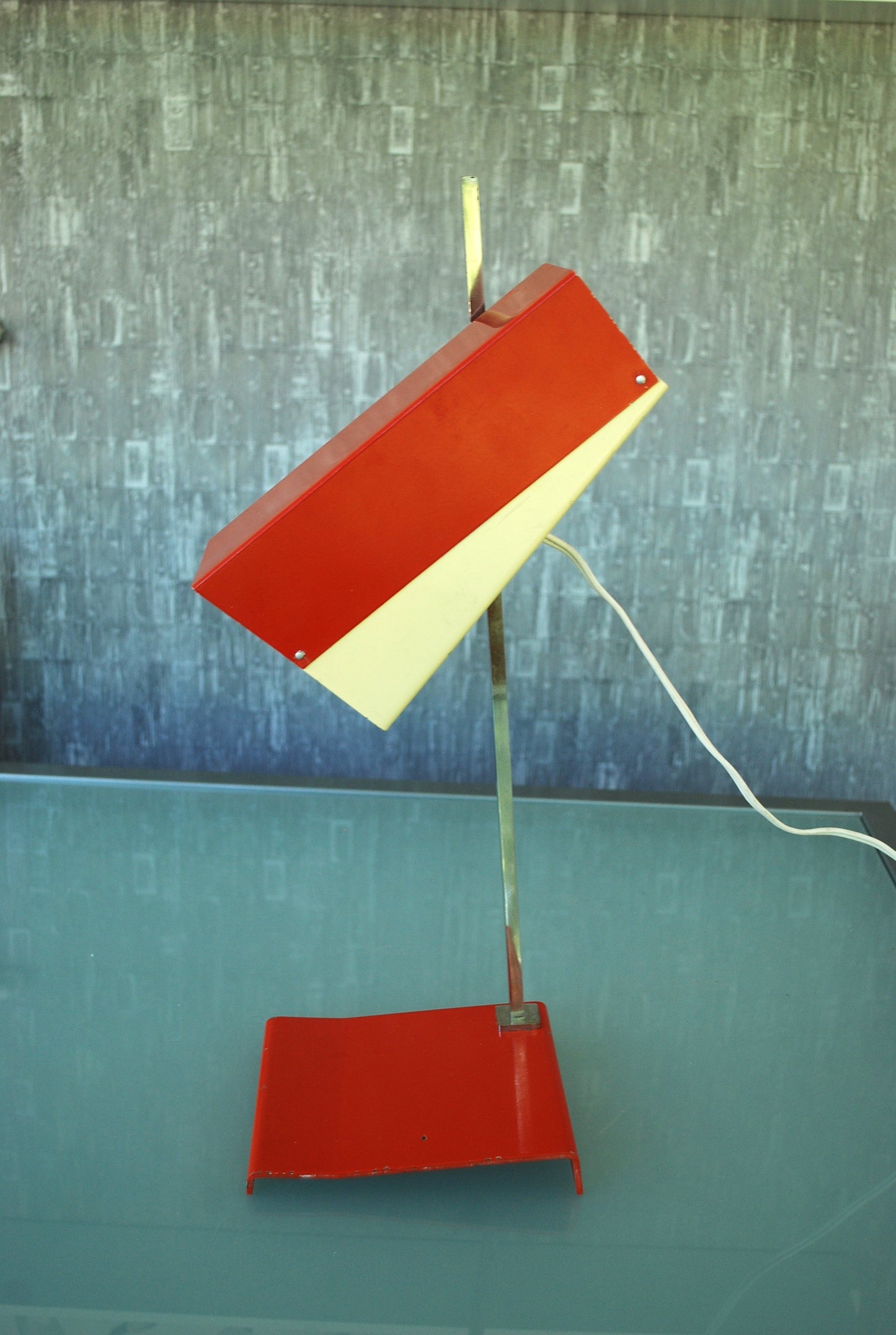Retro Lamp Rood Wit Kubistisch vorm *
