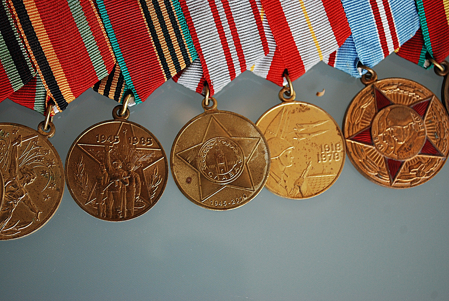 9 Sovjet medailles op 1 beugel WW2 *
