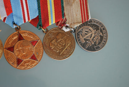 9 Sovjet medailles op 1 beugel WW2 *