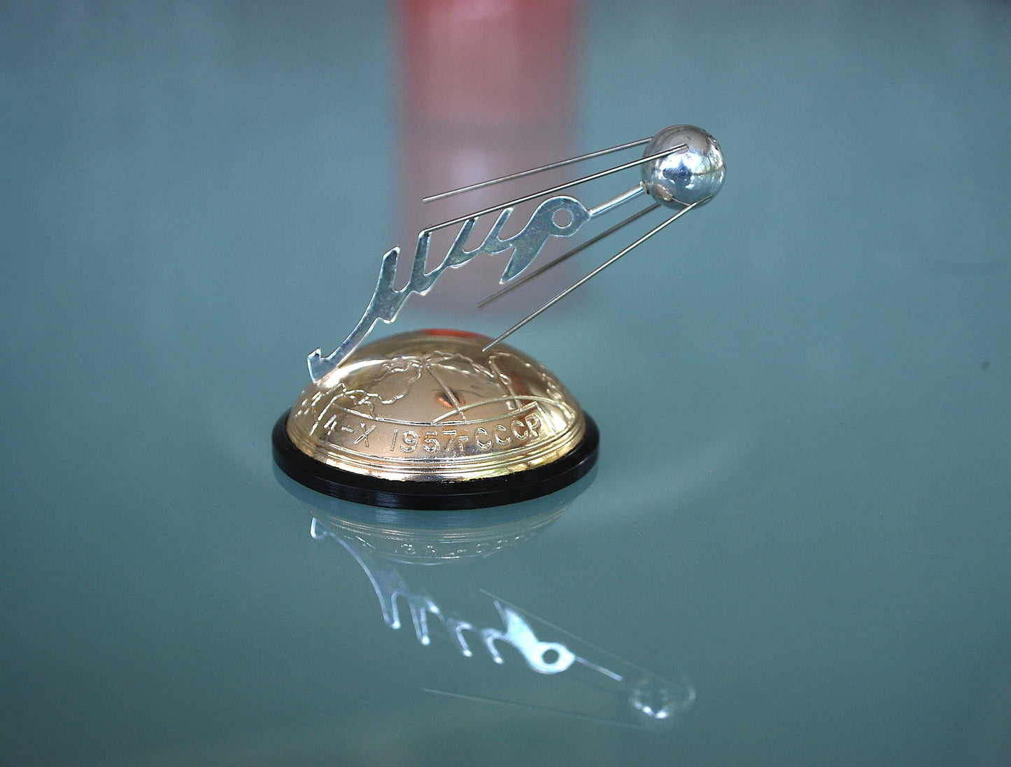 Spoetnik Eerste satellite in de ruimte schap ornament *