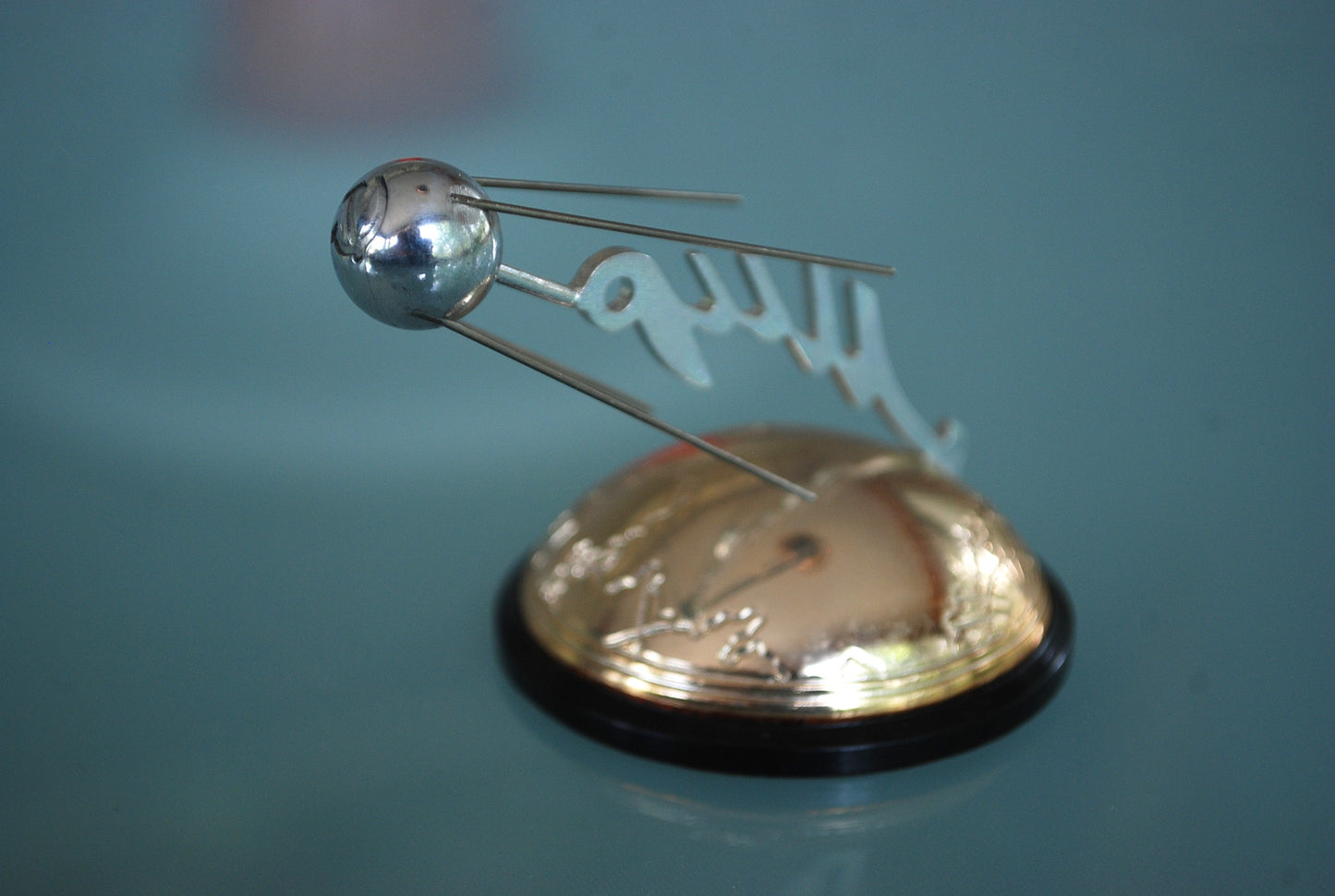 Spoetnik Eerste satellite in de ruimte schap ornament *