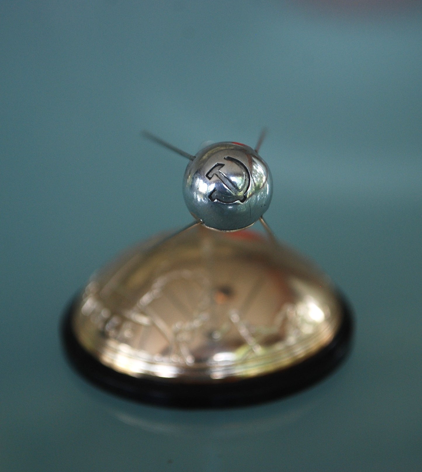 Spoetnik Eerste satellite in de ruimte schap ornament *