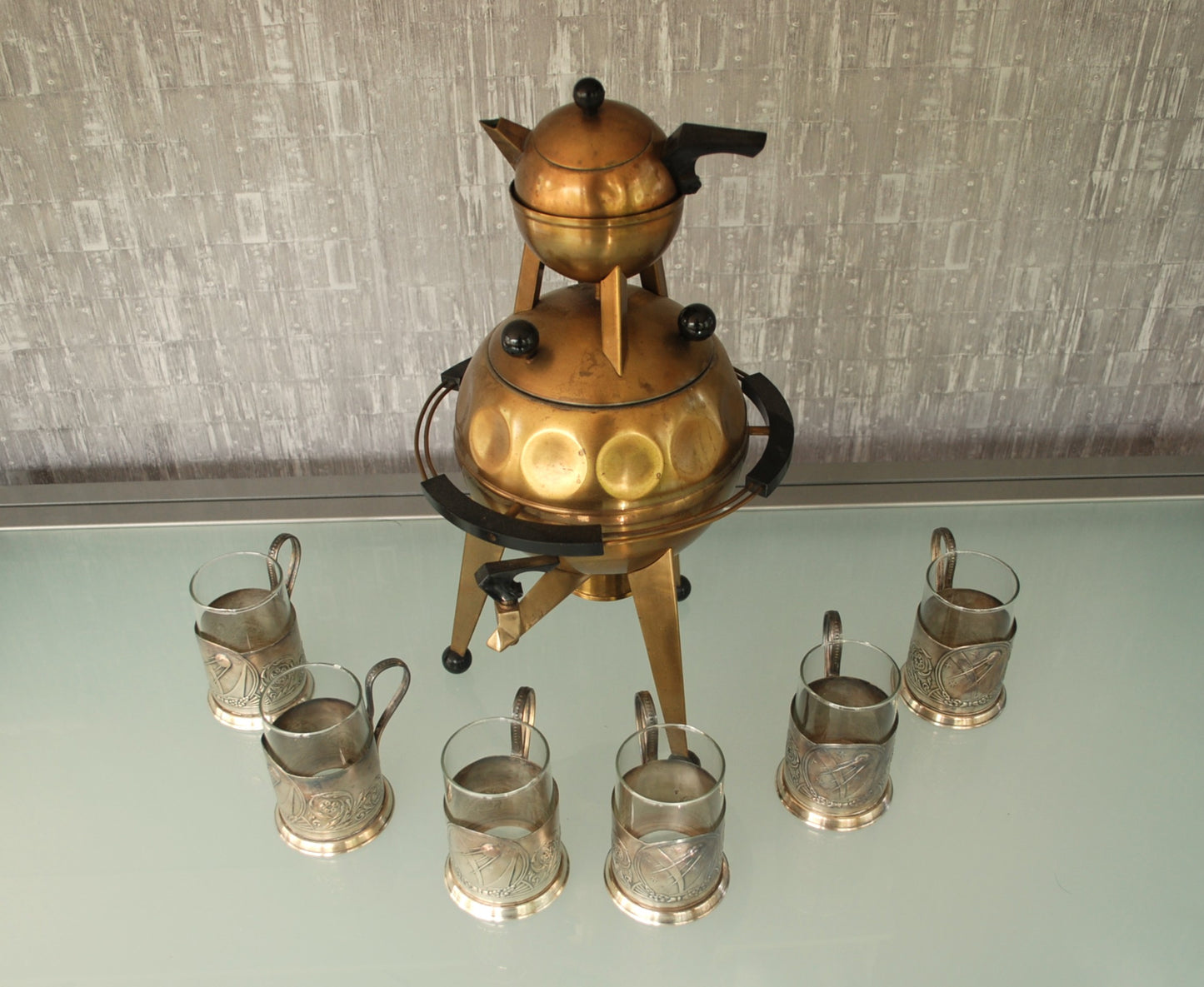 Samovar Sputnik - Conquering Space - 1977 - Space travel with 6 Sputnik tea glasses *