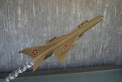 Jet MIG 21-F Handgemaakt op prachtige voetstuk *