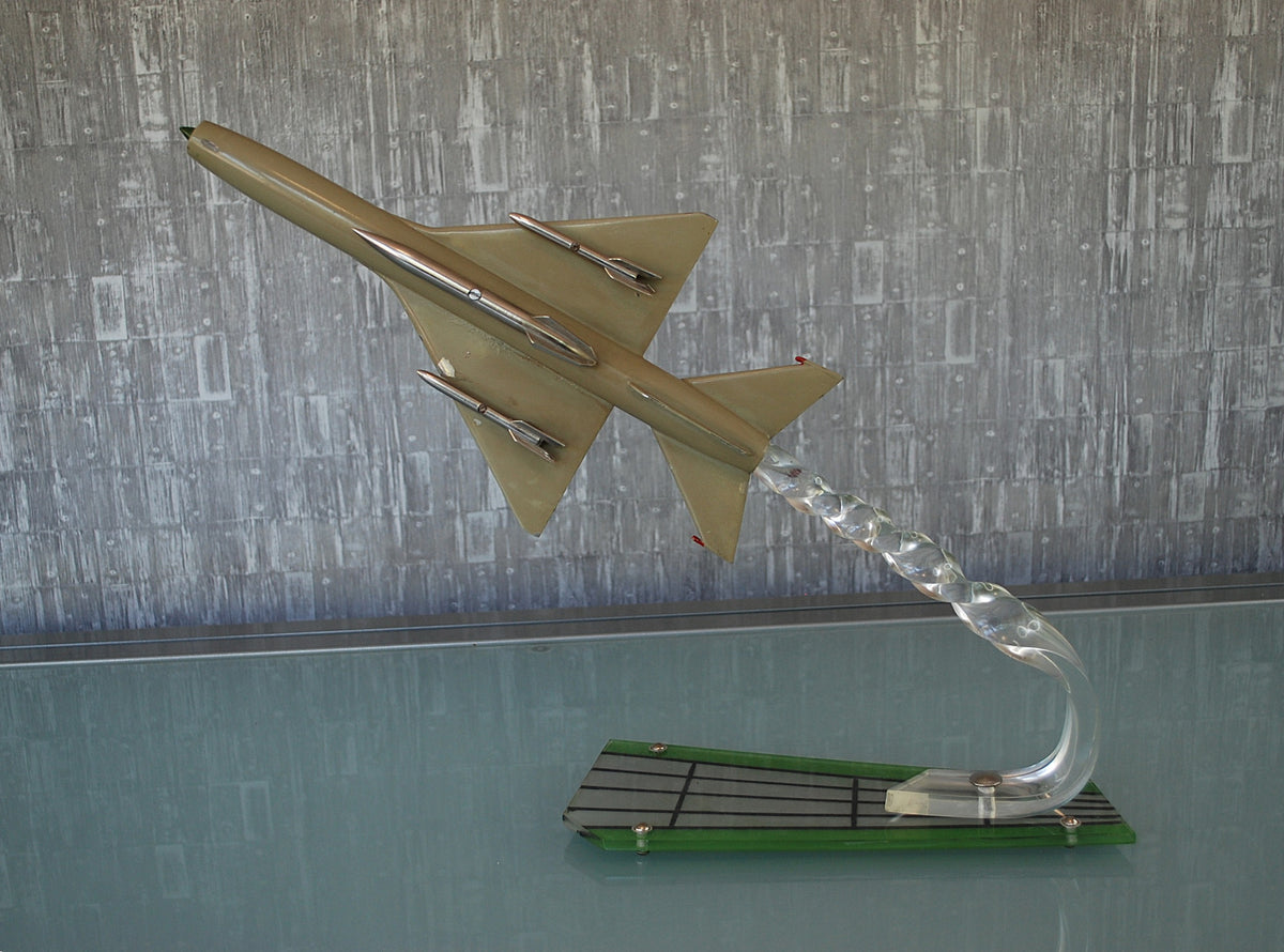 Jet MIG 21-F Handgemaakt op prachtige voetstuk *