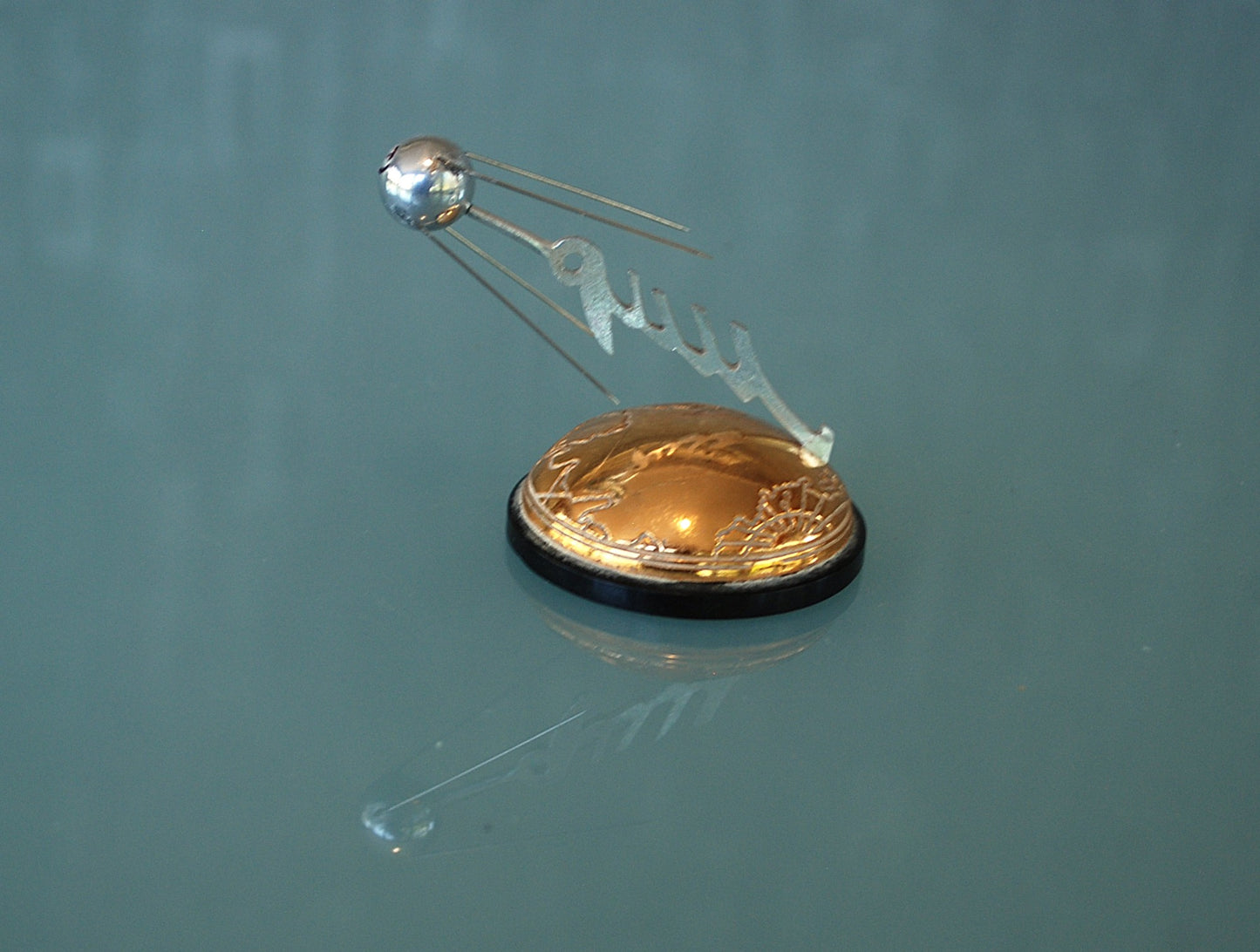 Spoetnik Eerste satellite in de ruimte. Bureau ornament *