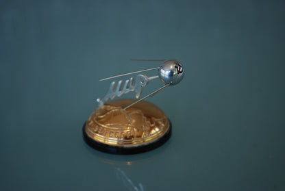 Spoetnik Eerste satellite in de ruimte. Bureau ornament *