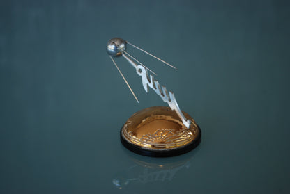 Spoetnik Eerste satellite in de ruimte. Bureau ornament *